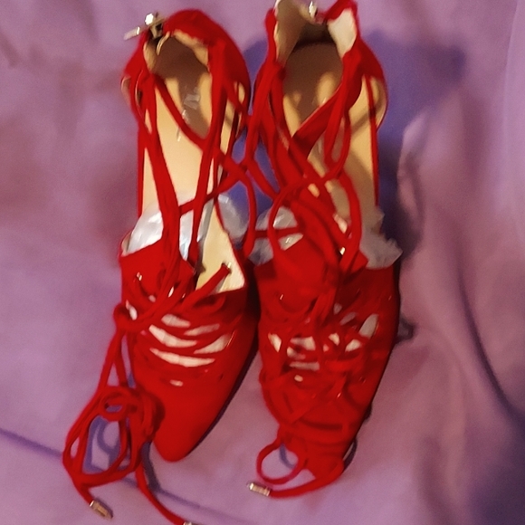 Shoes - Picture 1 of 4